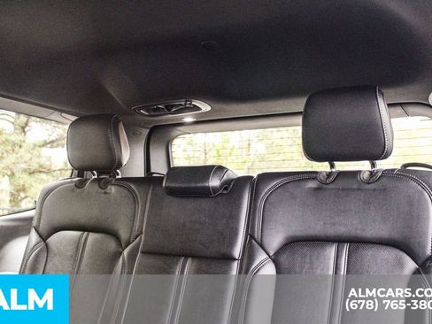 Used 2024 Jeep Wagoneer Series II w/ Flexible Seating Group image 19