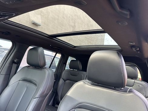 Used 2025 Jeep Grand Cherokee Limited w/ Black Appearance Package image 8