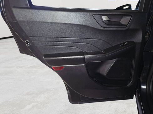 Used 2022 Ford Escape SE w/ Convenience Package FWD image 34