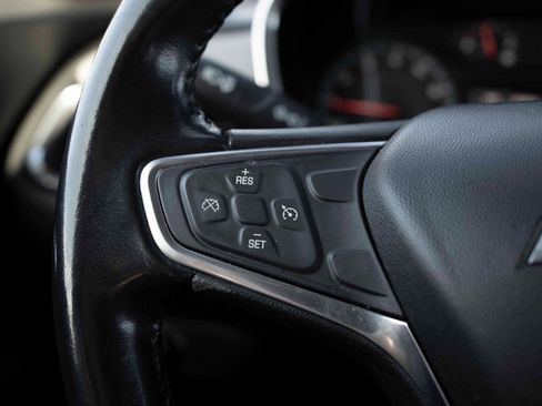 Used 2018 Chevrolet Equinox LT image 6