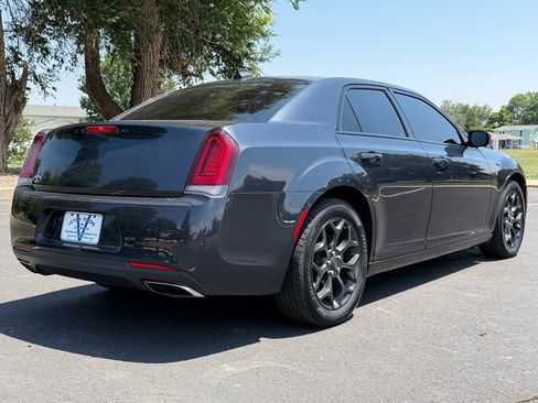 Used 2019 Chrysler 300 S AWD/4WD image 4