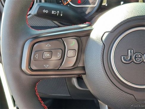 Used 2024 Jeep Wrangler Unlimited Rubicon w/ Technology Group image 21