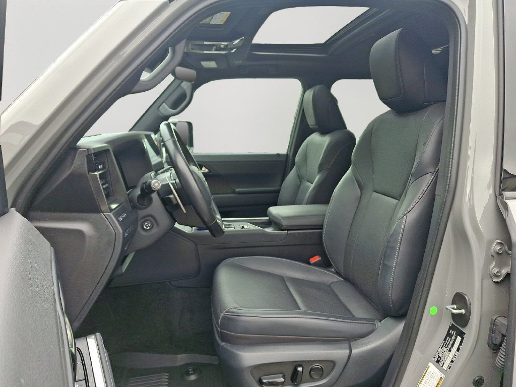 Used 2024 Lexus GX 550 w/ Accessory Package (2T) AWD/4WD image 14
