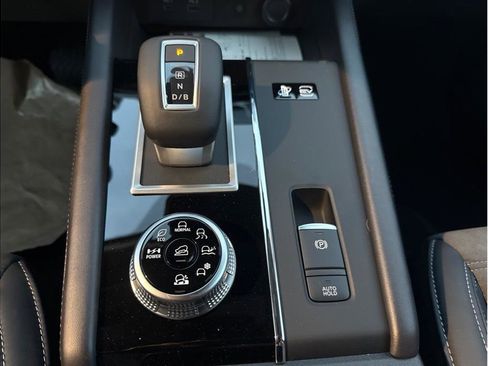 Used 2025 Mitsubishi Outlander SE image 15