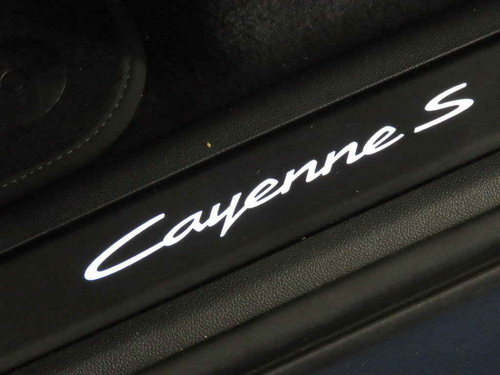 Used 2025 Porsche Cayenne S AWD/4WD image 43