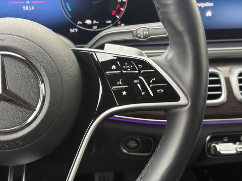 Used 2025 Mercedes-Benz GLE 450e 4MATIC image 18