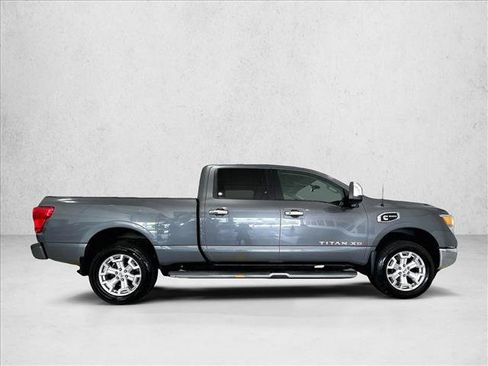 Used 2016 Nissan Titan SL RWD image 5
