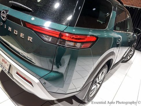 Used 2023 Nissan Pathfinder SL image 10