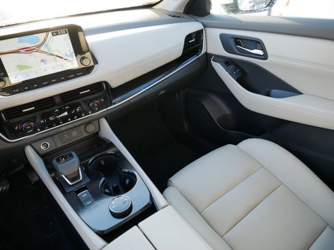 Certified 2022 Nissan Rogue SL w/ SL Premium Package image 11