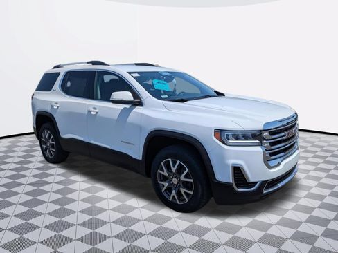 Certified 2023 GMC Acadia SLE w/ Driver Convenience Package FWD image 3