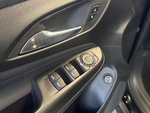 Used 2024 Buick Envista Sport Touring w/ Convenience I Package FWD image 11