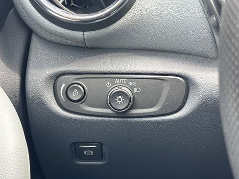 Used 2022 Chevrolet Blazer LT image 25