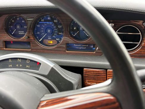 Used 2010 Rolls-Royce Phantom Drophead Coupe image 19