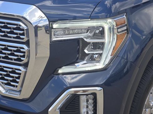 Used 2022 GMC Sierra 1500 Denali w/ Driver Alert Package II AWD/4WD image 10