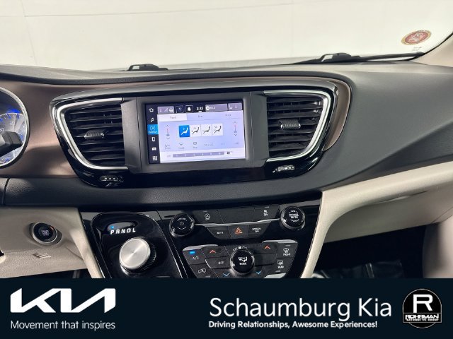 Used 2023 Chrysler Voyager LX FWD image 8
