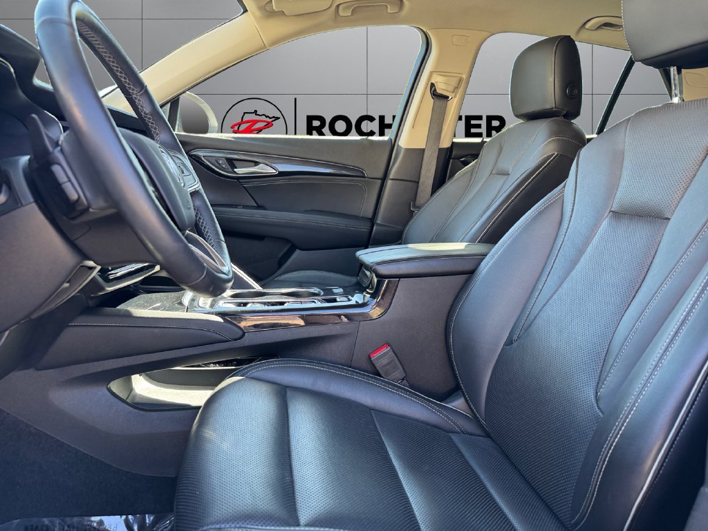 Used 2021 Buick Envision Essence w/ Sport Touring Package AWD/4WD image 10