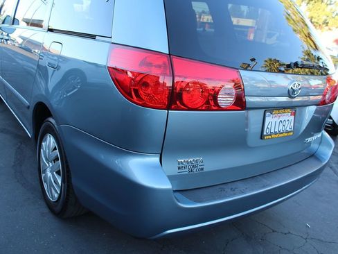 Used 2010 Toyota Sienna LE image 14