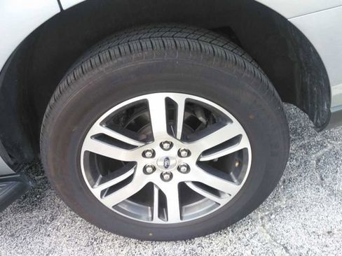 Used 2024 Ford Expedition Limited AWD/4WD image 3