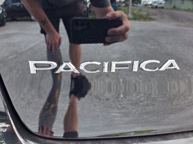 New 2027 Chrysler Pacifica Select FWD image 16