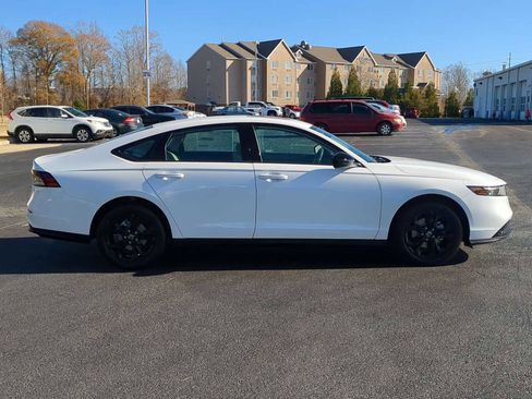 New 2025 Honda Accord SE image 9
