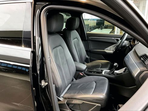 Used 2020 Audi Q3 2.0T Premium w/ Convenience Package image 9