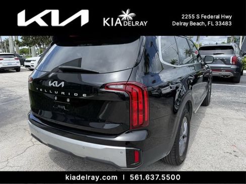 Certified 2024 Kia Telluride LX FWD image 3