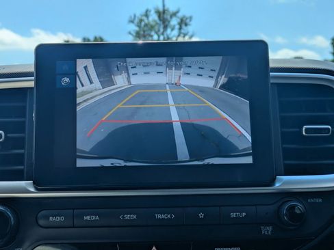 Used 2025 Hyundai Venue SEL FWD image 20