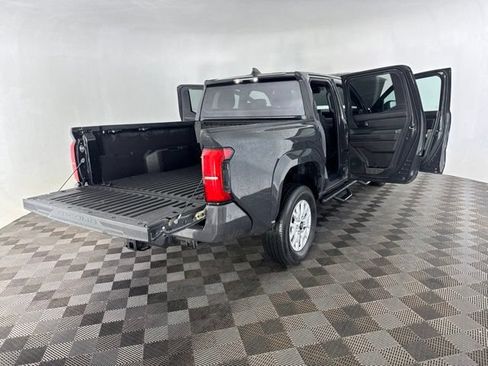 Used 2024 Toyota Tacoma SR5 AWD/4WD image 18