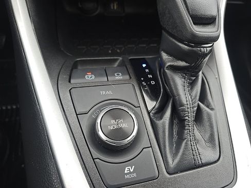 Certified 2023 Toyota RAV4 XLE image 27