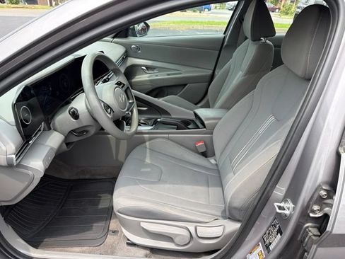 Used 2024 Hyundai Elantra SEL FWD image 11
