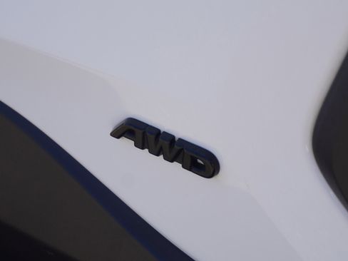 Used 2023 Toyota RAV4 LE AWD/4WD image 10