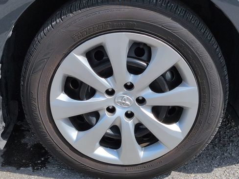 Used 2025 Toyota Corolla LE FWD image 11