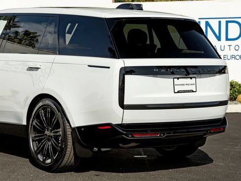New 2026 Land Rover Range Rover Long Wheelbase SE AWD/4WD image 10