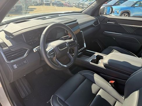 Used 2024 GMC Acadia Denali image 18