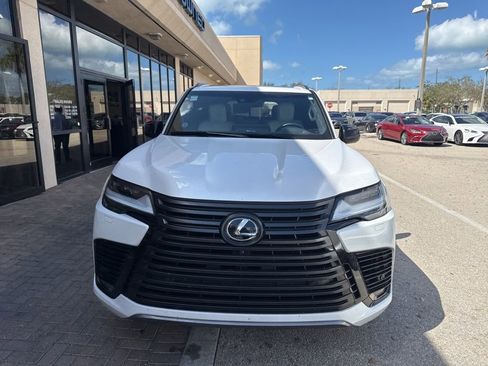 Used 2022 Lexus LX 600 4WD w/ Appearance Package image 15