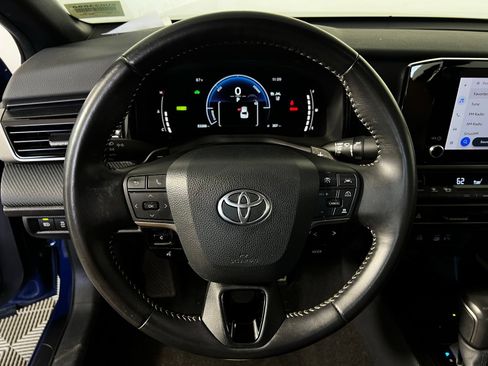 Used 2025 Toyota Camry LE FWD image 10
