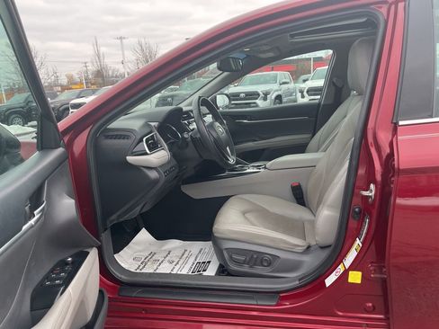 Certified 2018 Toyota Camry XSE image 11