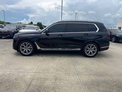 Used 2024 BMW X7 xDrive40i w/ Premium Package AWD/4WD image 2