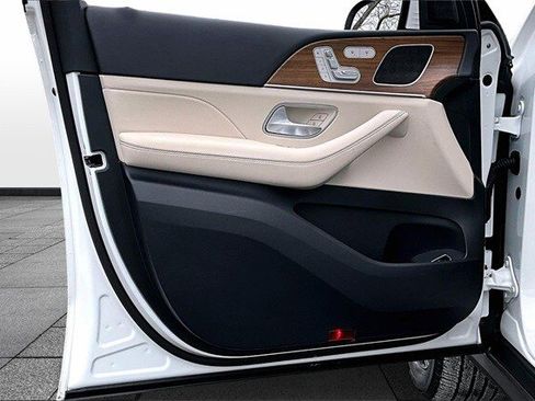 Used 2025 Mercedes-Benz GLE 350 4MATIC image 23