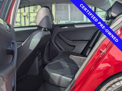 Used 2017 Volkswagen Jetta SE FWD image 14