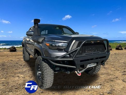 Used 2019 Toyota Tacoma TRD Off-Road image 9