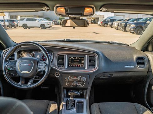 Used 2019 Dodge Charger SXT image 28