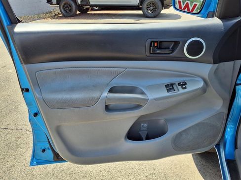Used 2011 Toyota Tacoma 4x4 Access Cab V6 image 9