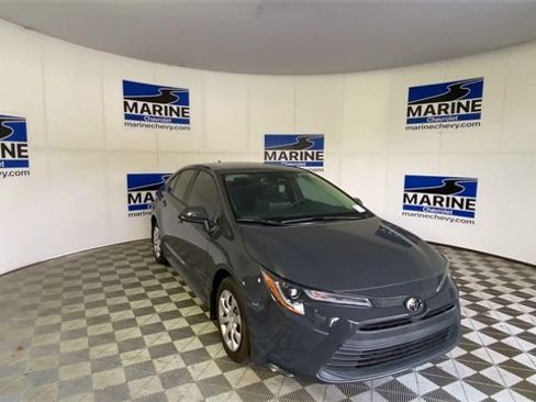 Used 2025 Toyota Corolla LE image 4