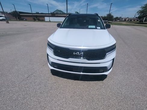 Used 2023 Kia Sorento EX w/ Panoramic Sunroof Package FWD image 16