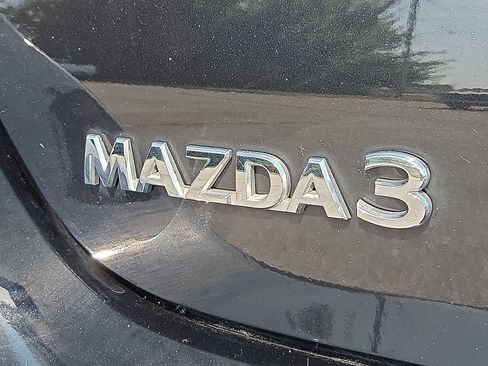 Used 2021 MAZDA MAZDA3 s FWD image 9