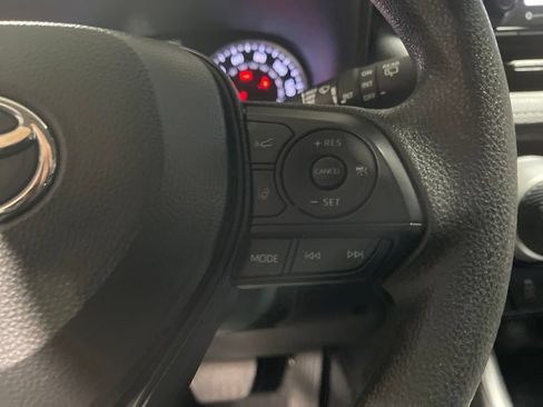 Used 2022 Toyota RAV4 XLE w/ Convenience Package FWD image 25