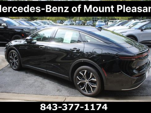 Used 2023 Toyota Crown Limited image 10