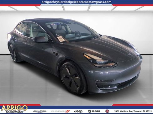 Used 2022 Tesla Model 3 Long Range image 1