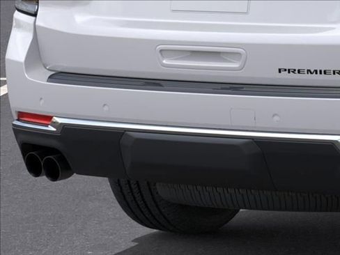 New 2025 Chevrolet Suburban Premier AWD/4WD image 14
